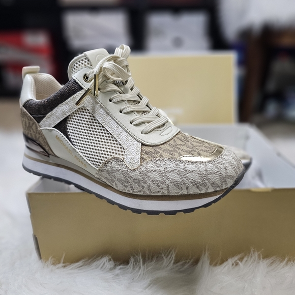 MICHAEL KORS WILMA COLOR-BLOCK LOGO AND MESH TRAINER SNEAKER SZ 7.5 - Picture 4 of 4